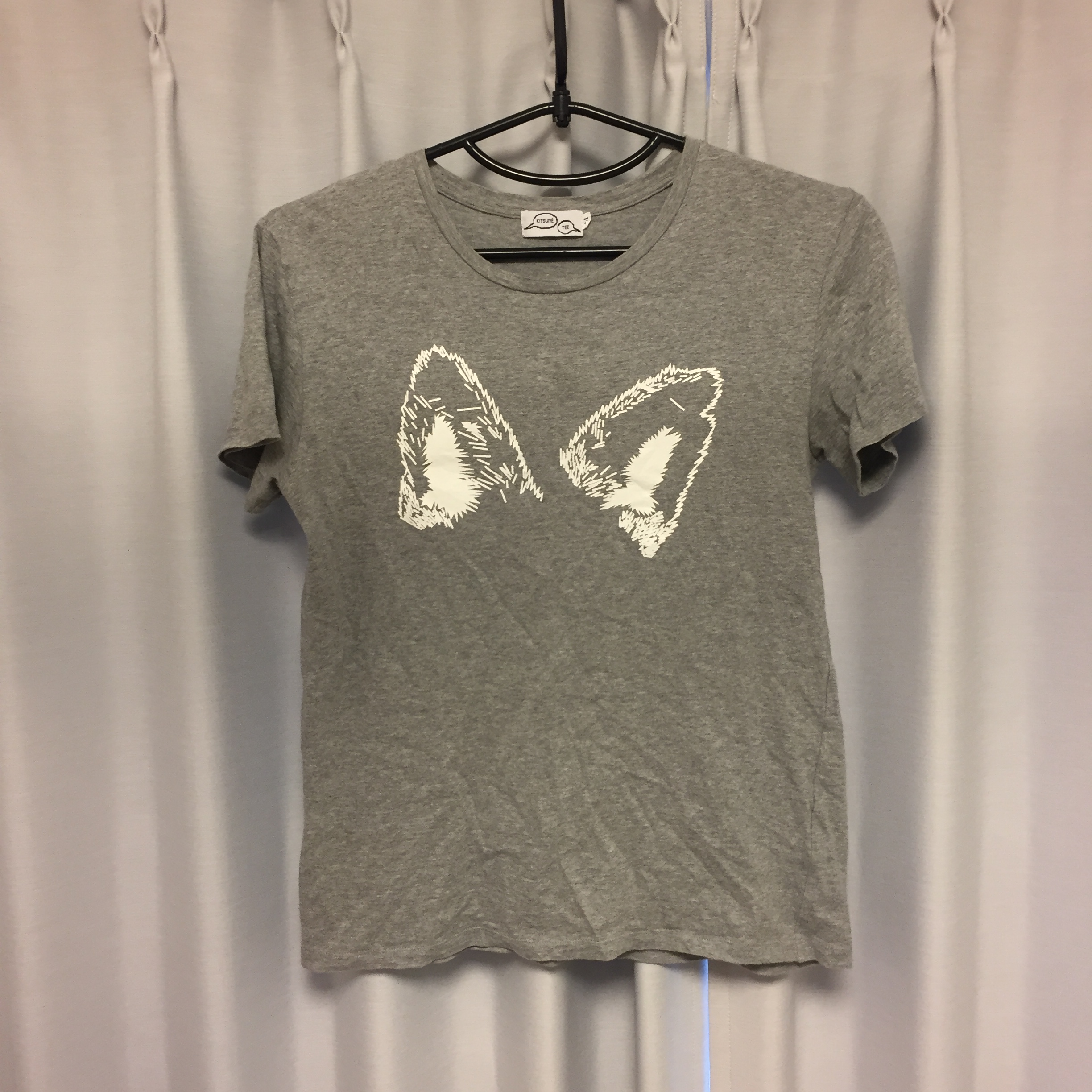 ハンガーで撮ったTシャツ