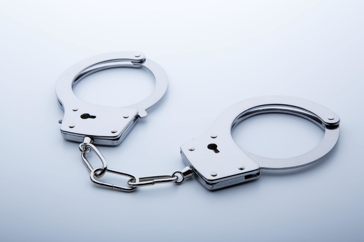 メルカリで偽物を出品して逮捕される人