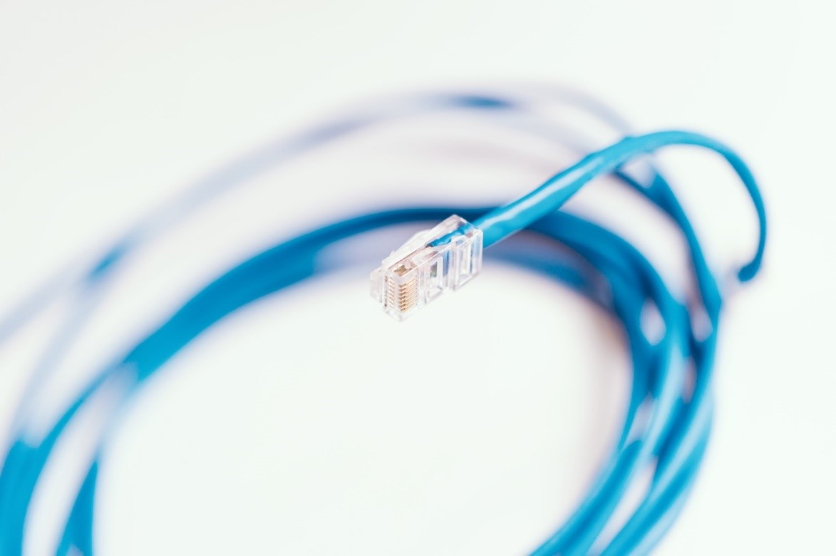 ネットの通信ケーブル