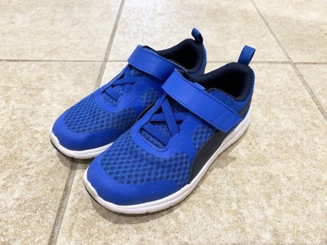 メルカリでスニーカーを送る