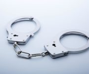 メルカリで偽物を出品したら逮捕される？ペナルティは？